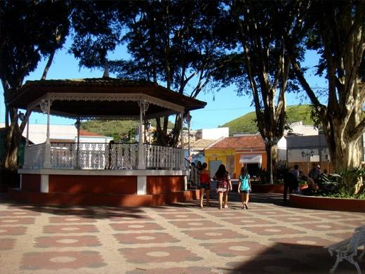Praça com coreto