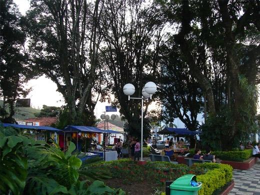 Feira de Artesanato na Praça da Matriz