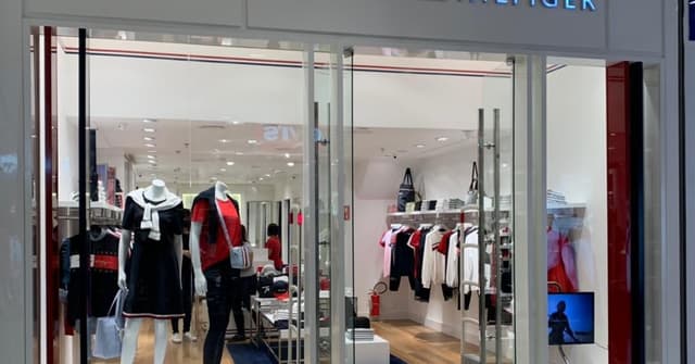 Tem loja Tommy Hilfiger no Center Vale Shopping, em SJC. Veja fotos e informações sobre a inauguração