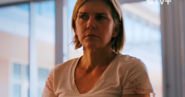 Criador de Breaking Bad retorna com produção da Apple TV+ estrelada por Rhea Seehorn, em uma trama que mistura humor negro e ficção científica