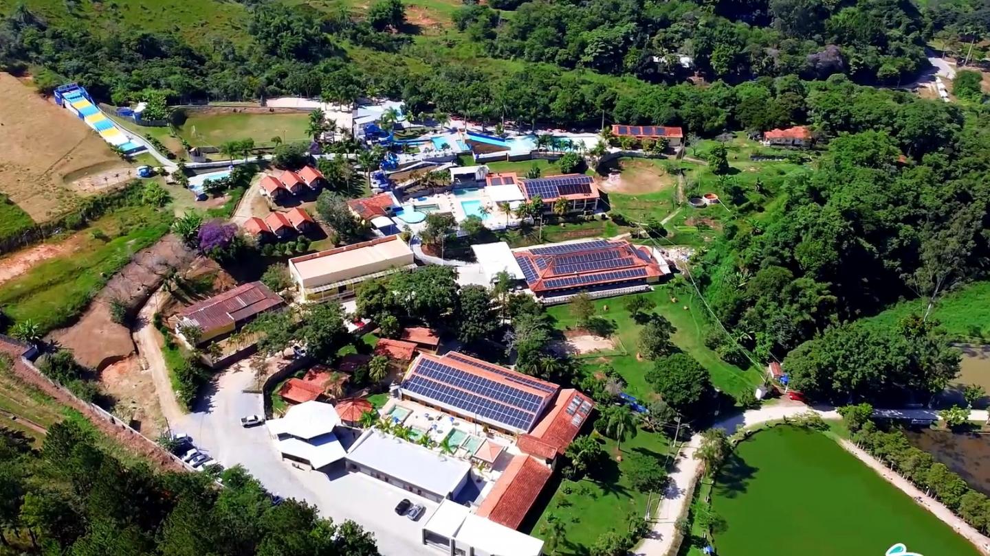 Guararema Acqua Thermas com parque aquático e hospedagem